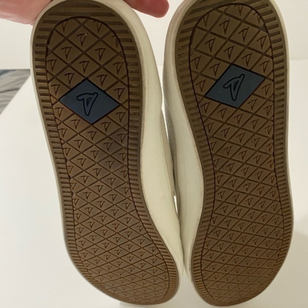 Sperry’s Slip-On Canvas Shoes with Leather Laces - Picture 5 of 11